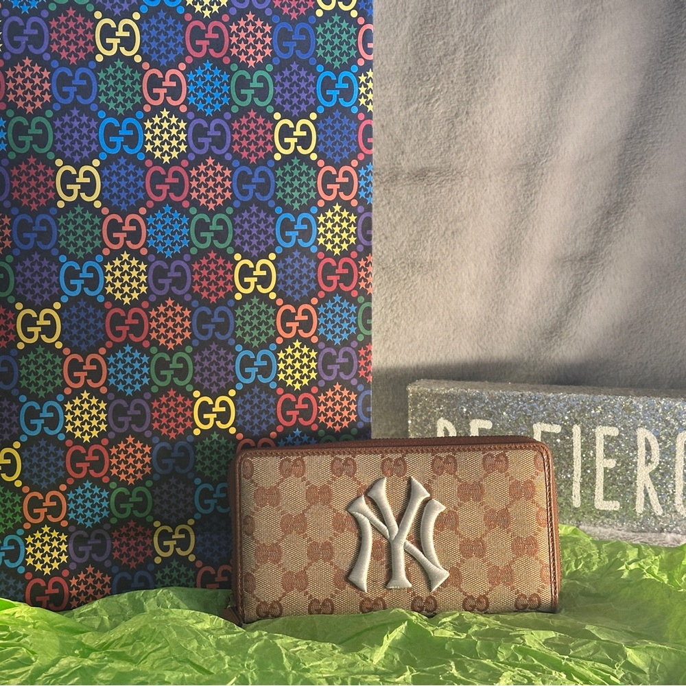 Gucci Brown/Tan Zip Around Wallet with MLB Logo. Includes Gucci gift bag.